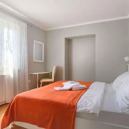 Apartment In Porec/istrien 36949 Porec